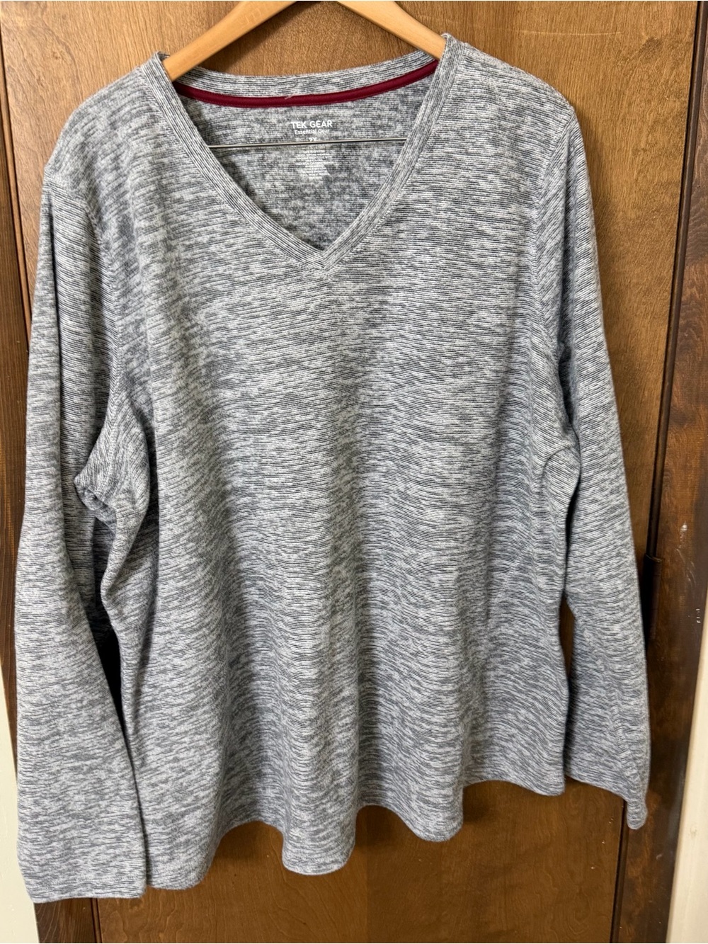 tek gear Women’s 2X Heather Gray V-Neck Fleece Top/Sweater